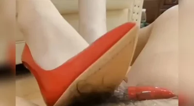 长腿高跟鞋交踩鸡