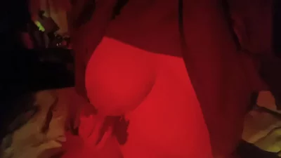 大奶母狗又发骚了